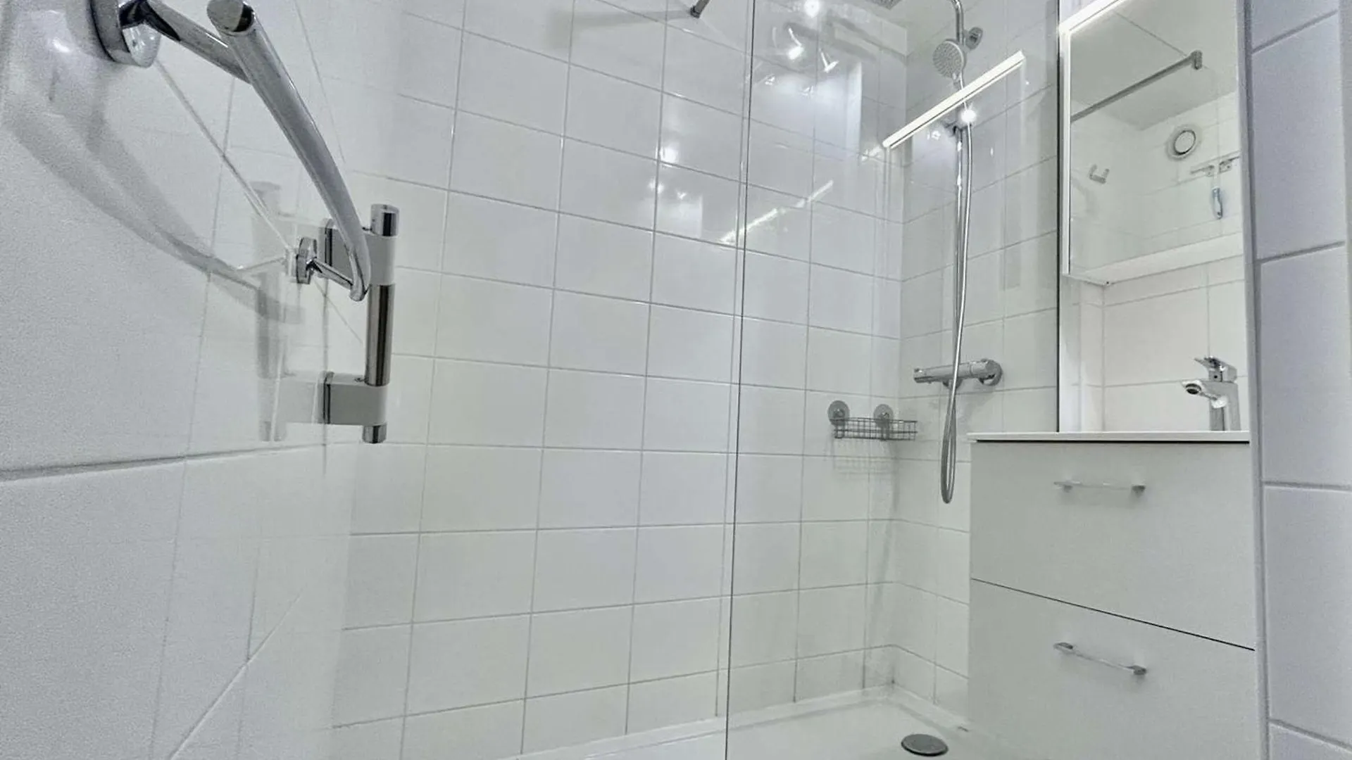 Charmant Studio 4 Pers Avec Piscine, Proche Telecabines Et Commerces, Acces Direct Ski, La Salle-Les-Alpes - Fr-1-330F-106 Apartment
